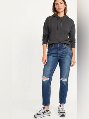 Old Navy $40 NWT Mid-Rise Boyfriend Distressed Crop Jeans 6 W 16” R 10.5” I 24”